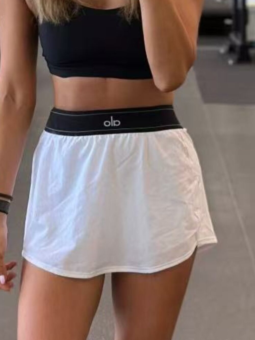 Women’s White ALO Yoga🎠Match Point Tennis Skirt NWT - Picture 2 of 7